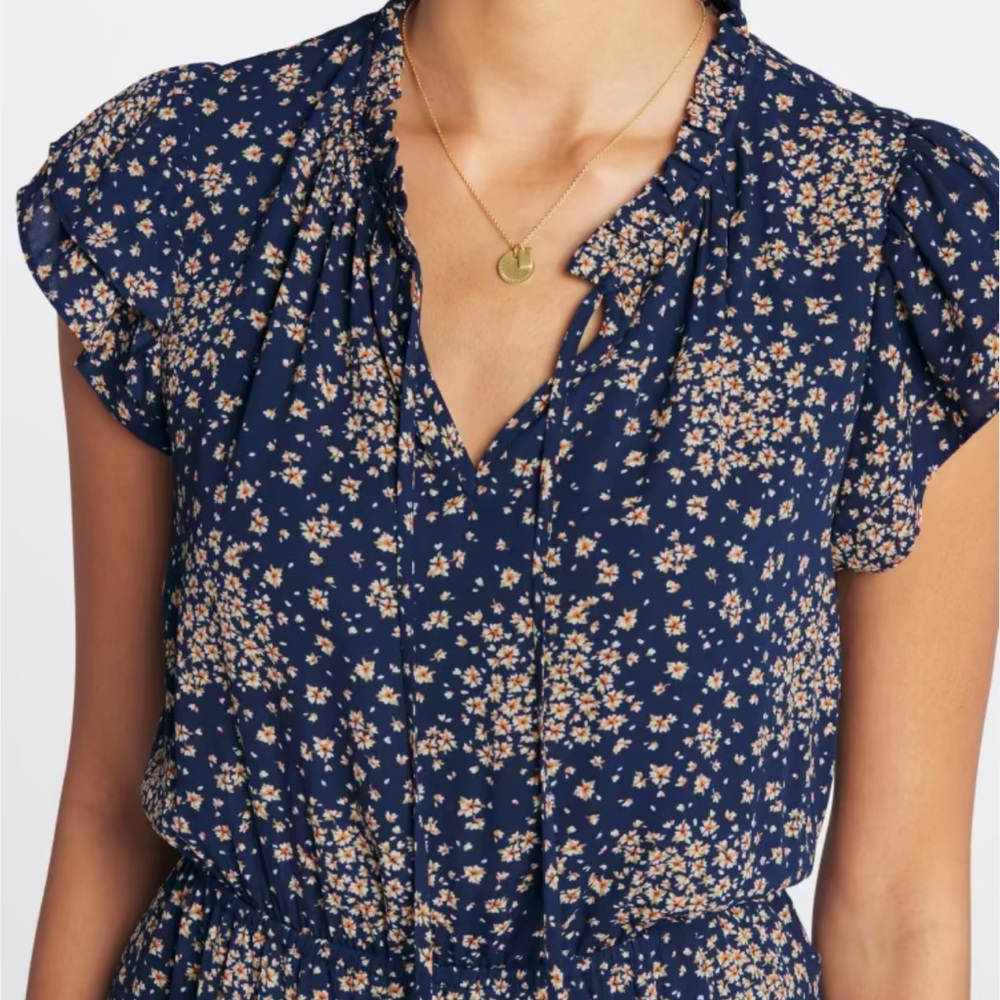 LES SEREIN
Clio Flutter Sleeve Aline Dress